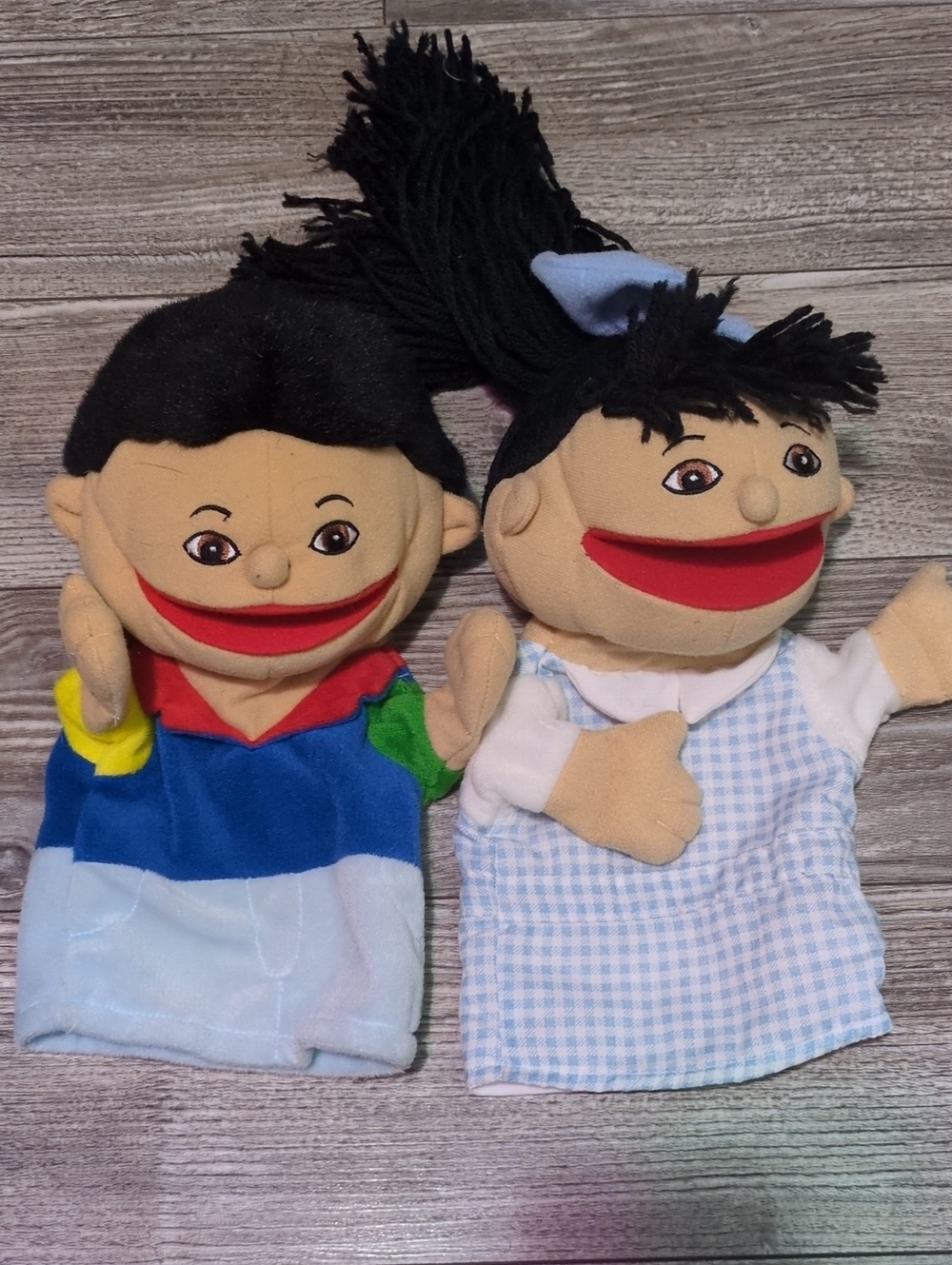 Lakeshore Learning Plush Hand Puppet Pair - Multicolor Kids Toy Puppets